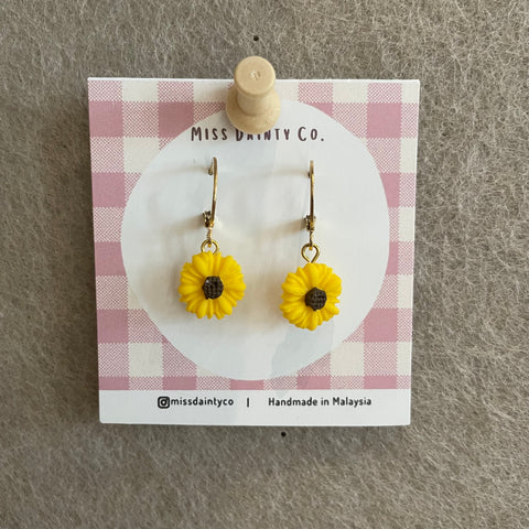 Earrings by Miss Dainty: Sunflower (small)