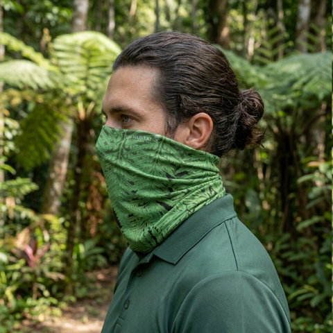 The Habitat Neck Gaiter – Mist / Leaves